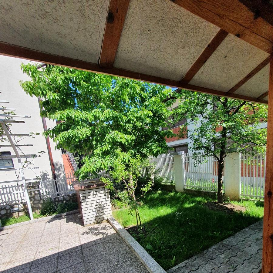 Apartments Arna Високо Экстерьер фото